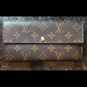 Looking for LV rep wallet